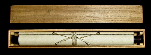 In Kakemono Wooden Box