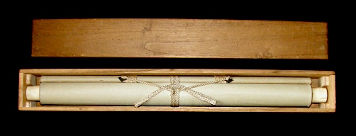 In Kakemono Wooden Box