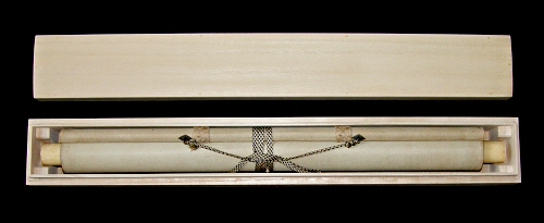 In Kakemono Wooden Box