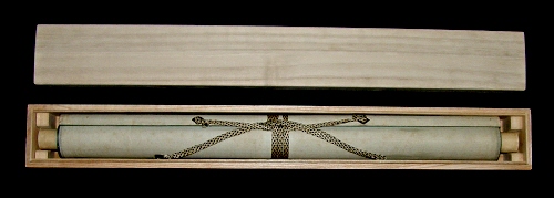 In Kakemono Wooden Box
