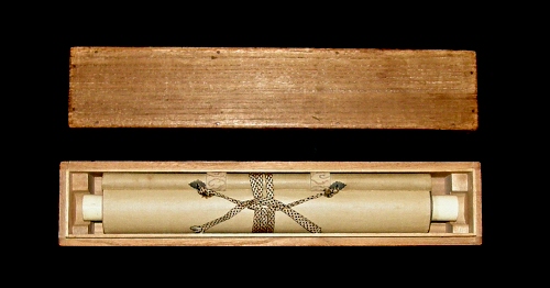In Kakemono Wooden Box