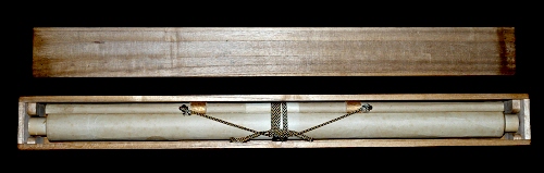 In Kakemono Wooden Box