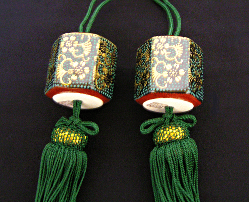 Hexagon scroll weights ( Kutani ware )