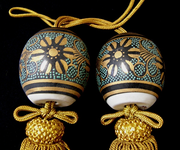 Kiku Flowers & Aotsubu Tessen