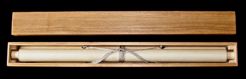 In Kakemono Wooden Box