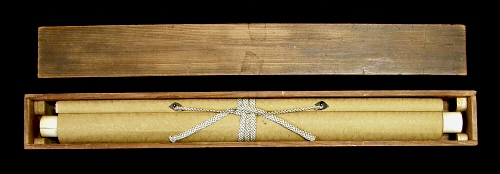 In Kakemono Wooden Box