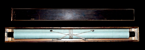 In Kakemono Wooden Box