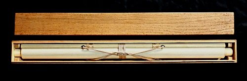In Kakemono Wooden Box