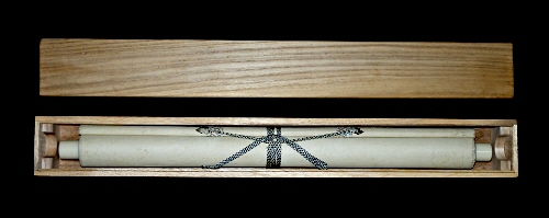 In Kakemono Wooden Box