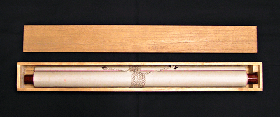 In Kakemono Wooden Box