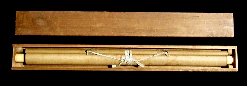 In Kakemono Wooden Box