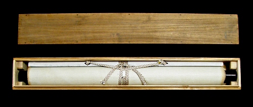 In Kakemono Wooden Box