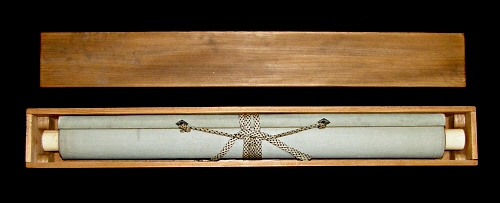 In Kakemono Wooden Box