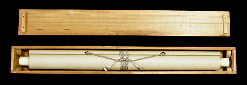 In Kakemono Wooden Box